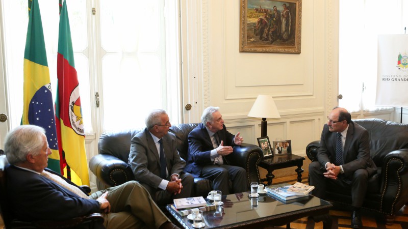 O encontro teve a presença do vice-governador José Paulo Cairoli e de representantes da comunidade italiana