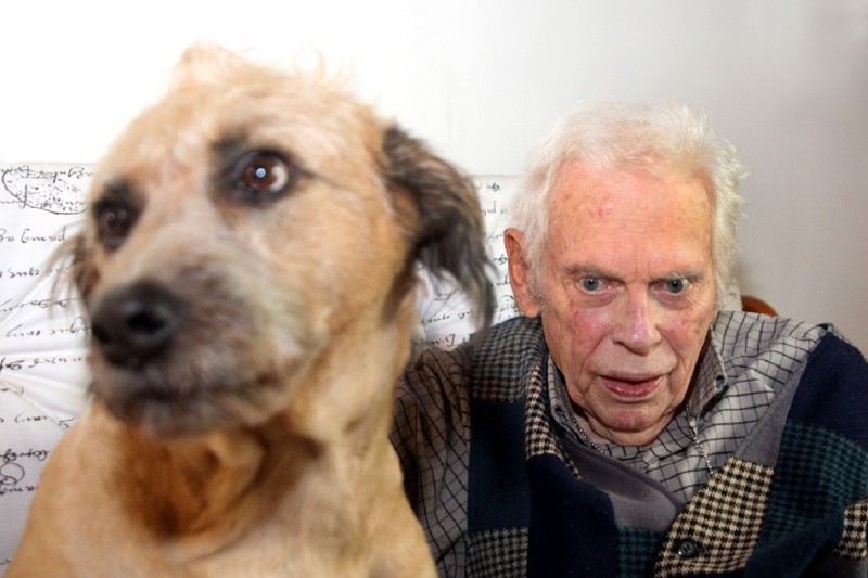 Dramaturgo, contista e professor Ivo Bender