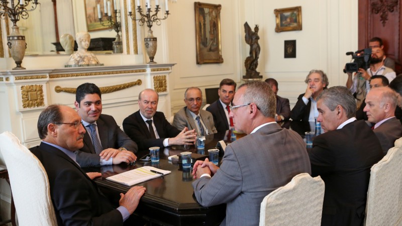 PORTO ALEGRE, RS, BRASIL 27.02.2018: O governador José Ivo Sartori participou, nesta terça-feira (27), de uma reunião em que foi definida a renovação do contrato de prestação de serviços da Corsan para Santa Maria. Foto: Luiz Chaves/Palácio Piratini