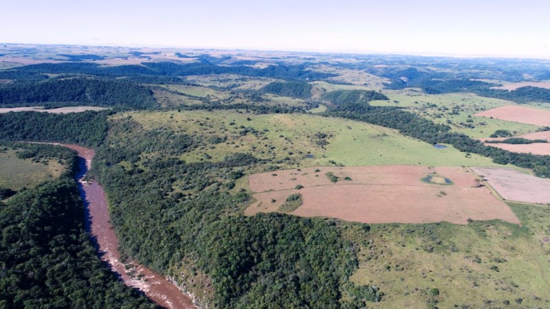 A Pequena Central Hidrelétrica (PCH) de Quebra Dentes está localizada entre os municípios de Júlio de Castilhos e Quevedos