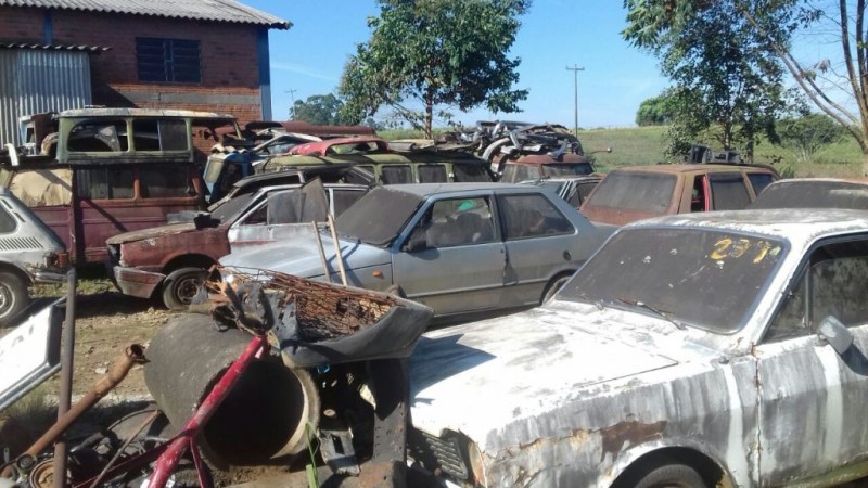 Autoridades recolheram alta carga de peças usadas em desmanche ilegal em Passa Sete