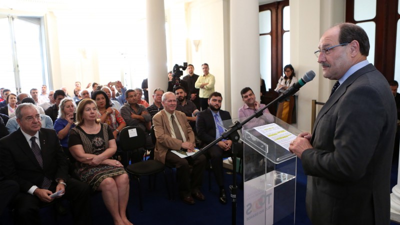 PORTO ALEGRE, RS, BRASIL 24.04.2018: O governador José Ivo Sartori sancionou, nesta terça-feira (24), durante evento realizado no Salão Azul do Palácio Piratini, o projeto de lei nº 321/2015 que institui a Rota Turística Caminhos da Neve. De autoria do de