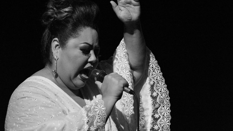 Cantora Deborah Rosa reuniu obra de cantoras e autores brasileiros com ênfase na afro-religião