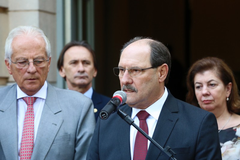 Ao encaminhar projeto, Sartori afirmou que "não podia imaginar que alguém não queira ouvir população sobre futuro do RS"