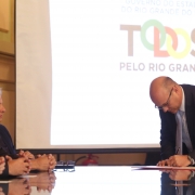 PORTO ALEGRE, RS, BRASIL 15.05.2018: O governador José Ivo Sartori assinou, nesta terça-feira (15), termo de cooperação para a recuperação hidroflorestal da Bacia do Rio Gravataí. A solenidade foi realizada no Salão Alberto Pasqualini do Palácio Piratini.