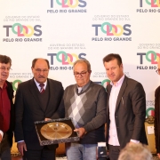 PORTO ALEGRE, RS, BRASIL 21.05.2018: Para valorizar o esporte e o pioneirismo gaúcho no futebol, o governador José Ivo Sartori homenageou, nesta segunda-feira (21), durante evento no salão Negrinho do Pastoreio do Palácio Piratini, os clubes gaúchos com m