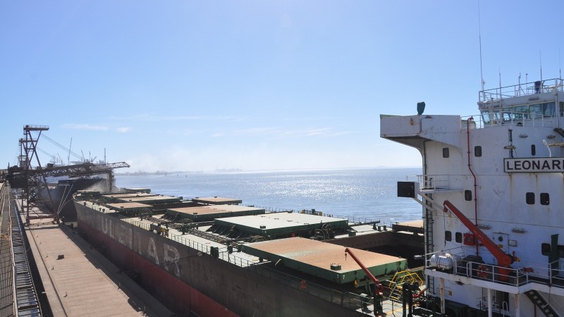 Crise nacional dos transportes afeta importação e exportação de cargas no Porto do Rio Grande