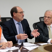 PORTO ALEGRE, RS, BRASIL 28.05.2018: O governador José Ivo Sartori participou, na tarde desta segunda-feira (28), na sala da DCCI, na sede da Secretria de Segurança Pública, da reunião com os integrantes do Gabinete de Crise, que é coordenado pelo vice-pr