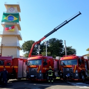 PORTO ALEGRE, RS, BRASIL 07.06.2018: O Corpo de Bombeiros Militar do Rio Grande do Sul (CBMRS) apresentou, nesta quinta-feira (7), os 182 novos soldados da corporação. Na oportunidade, foram entregues três caminhões de bombeiros, três contêineres destinad