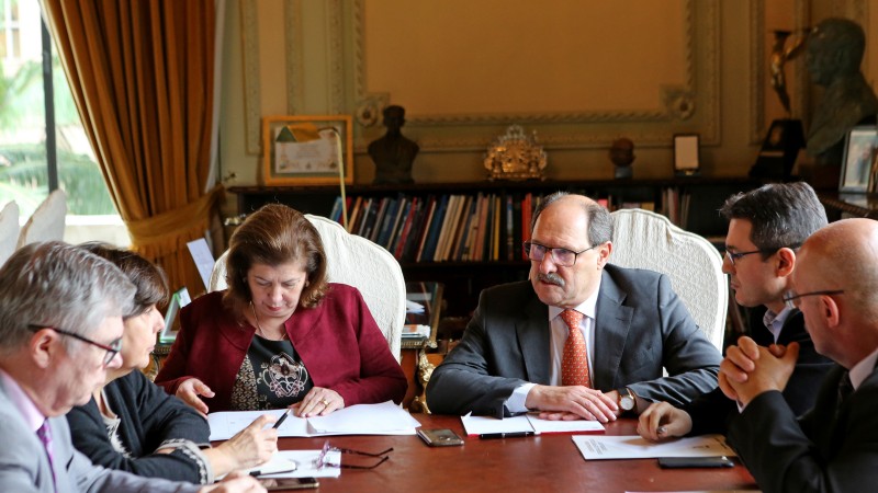 PORTO ALEGRE, RS, BRASIL 12.06.2018: O governador José Ivo Sartori convocou uma reunião nesta terça-feira (12), em seu gabinete no Palácio Piratini, com os secretários de Segurança Pública, Educação, Saúde, Desenvolvimento Social, Trabalho, Justiça e Dire