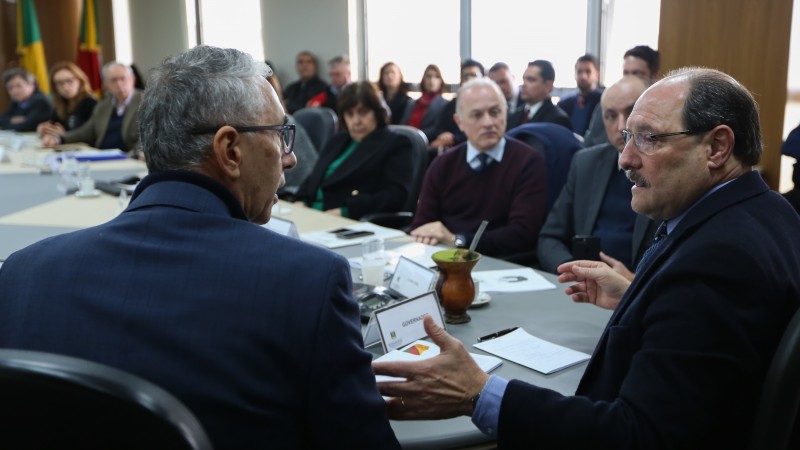 PORTO ALEGRE, RS, BRASIL 03.07.2018: O governador José Ivo Sartori conduziu, na manhã desta terça-feira (03), na Sala de Governança e Gestão do CAFF, a reunião dos Eixos de Governo, Eixo Governança e Gestão. Foto: Juliana Baratojo/Especial Palácio Piratin