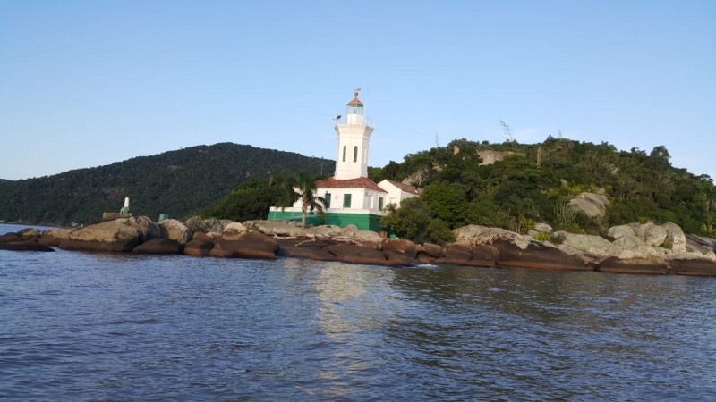 Parque abrange encontro das águas do Guaíba com Laguna dos Patos, onde fica o belo Farol de Itapuã