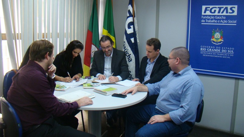 Contratos de cooperação técnica foram assinados com prefeitos de Butiá e Pinheiro Machado