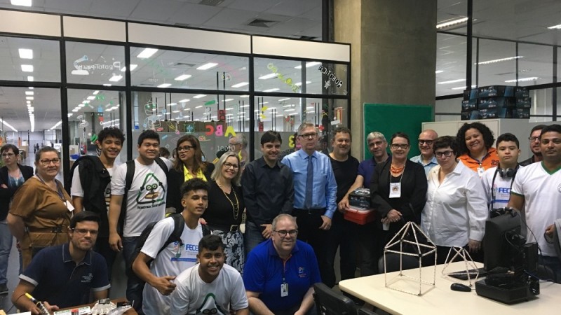 Sala Criativa de Robótica da Seduc foi entregue aos alunos e professores