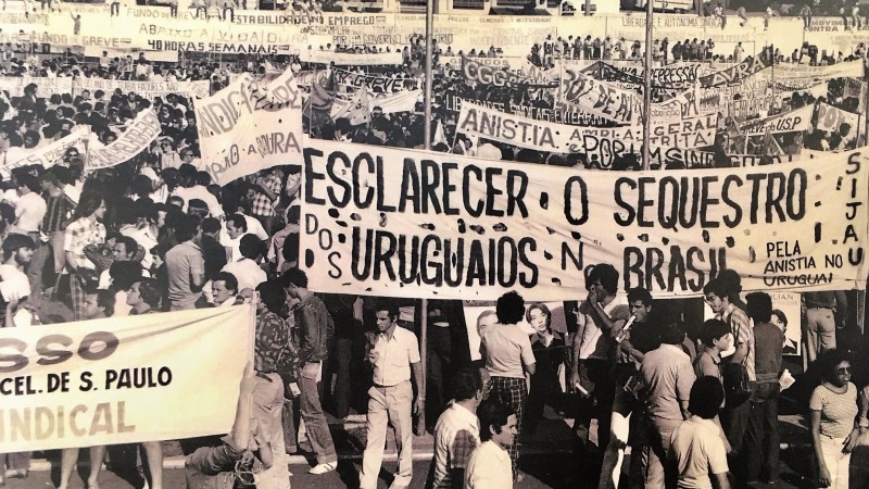 Manifestação em São Paulo pelo esclarecimento do sequestro dos uruguaios em Porto Alegre