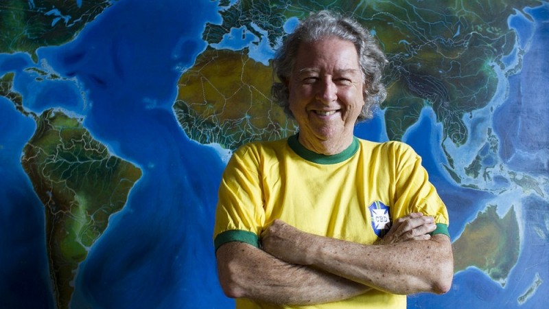 Multitalentoso, Schlee também foi autor do desenho oficial da camiseta da Seleção Brasileira