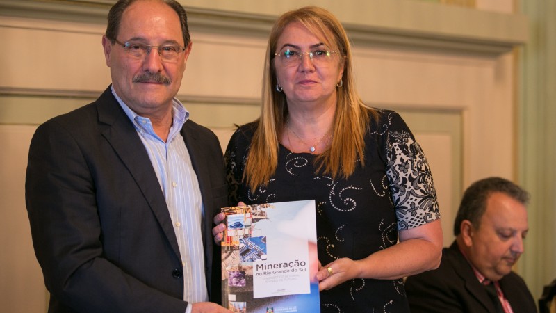 Estudo entregue ao governador &eacute; uma meta assumida no in&iacute;cio do governo para gerar mais receita ao estado