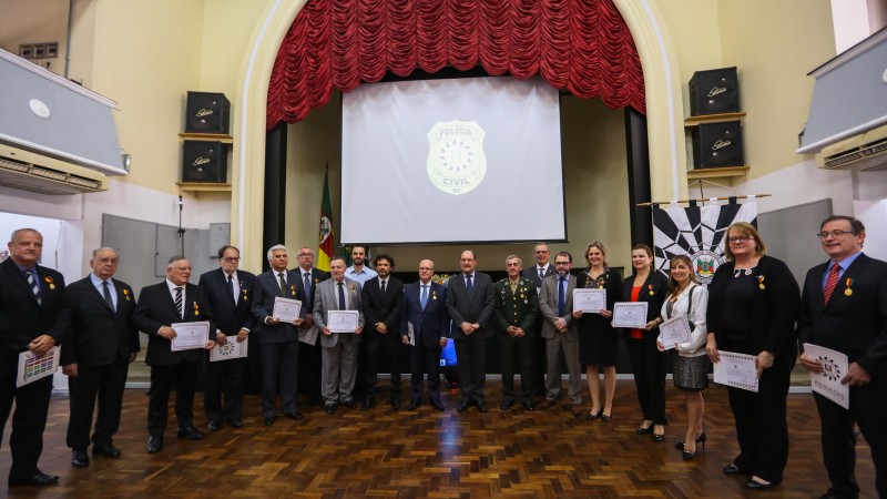 Medalha Tiradentes é maior honraria concedida pela Polícia Civil a personalidades da área pública e privada