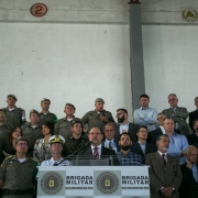 Solenidade de doações de armas pelo Instituto Cultural Floresta à Brigada Militar