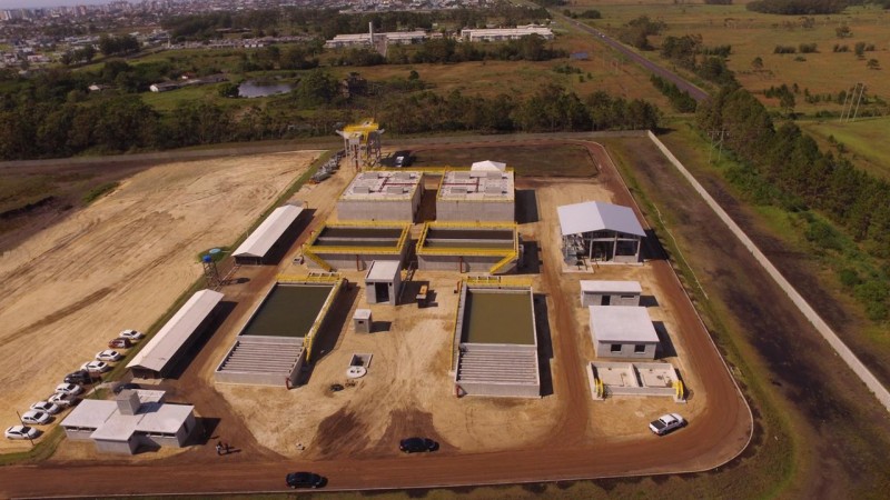 Em Capão da Canoa, Sartori visitou a obra da Estação de Tratamento de Esgoto (ETE) Guarany