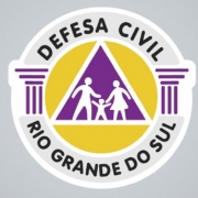 Defesa Civil auxilia pessoas com mantimentos e locais temporários de permanência