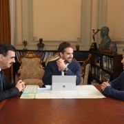 Em seguida, Leite se reuniu com o deputado estadual Luciano Zucco (também conhecido como Tenente-Coronel Zucco)