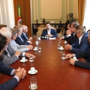 PORTO ALEGRE, RS, BRASIL, 28/01/2019 - O Governador Eduardo Leite acompanhado do chefe da Casa Civil, Otamar Vivian,  durante reunião com o presidente do Grêmio Foot-Ball Porto Alegrense, Sr. Romildo Bolzan e membros do Conselho de Administração do clube.