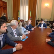 PORTO ALEGRE, RS, BRASIL, 28/01/2019 - O Governador Eduardo Leite acompanhado do chefe da Casa Civil, Otamar Vivian,  durante reunião com o presidente do Grêmio Foot-Ball Porto Alegrense, Sr. Romildo Bolzan e membros do Conselho de Administração do clube.