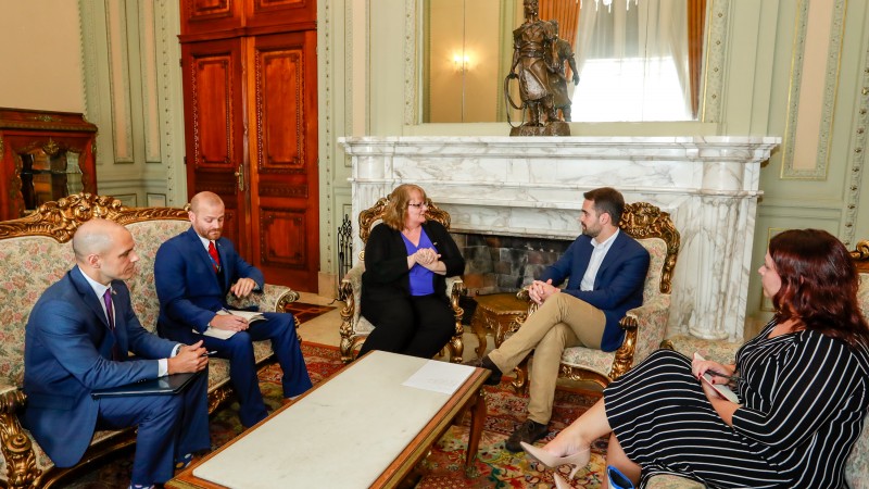 PORTO ALEGRE, RS, BRASIL, 19/03/2019 - Governador Eduardo Leite recebe a Cônsul Geral dos Estados Unidos, Sra. Julia Harlan. Fotos: Itamar Aguiar / Palácio Piratini