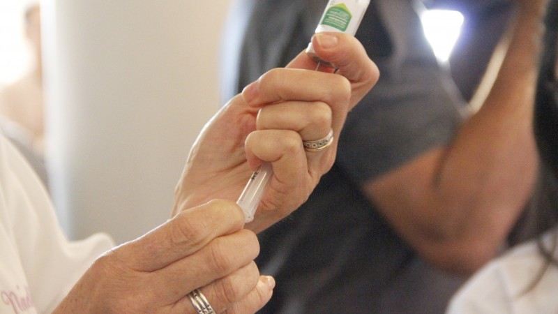 Demanda necessária será atendida para abastecer vacina contra meningite bacteriana para crianças e adolescentes