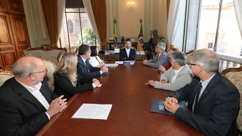 PORTO ALEGRE, RS, BRASIL, 29/05/2019 - Reitores das 15 institui&ccedil;&otilde;es que comp&otilde;e o Cons&oacute;rcio das Universidades Comunit&aacute;rias Ga&uacute;chas (Comung) se reuniram com o governador Eduardo Leite na tarde desta quarta-feira (29/5), no Pal&aacute;cio Piratini. Fotos: Itamar Ag