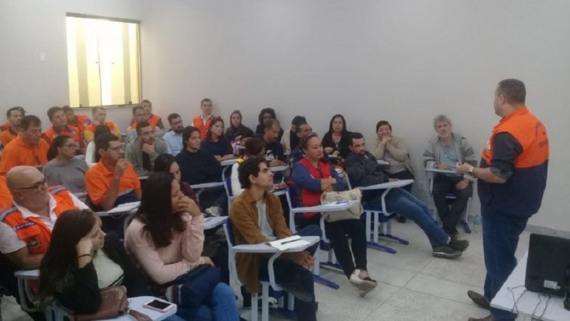 curso abrigos temporários defesa civil camila santos