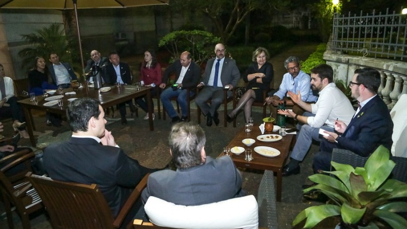 PORTO ALEGRE, RS, BRASIL, 03.12.2019 - Governador em reunião com deputados. Fotos: Gustavo Mansur/ Palácio Piratini
