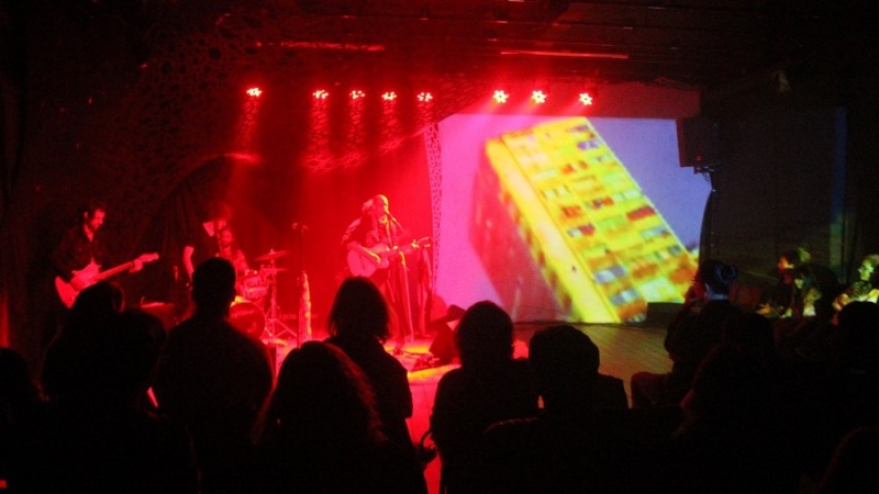 show Nenung foto Andre Furtado   CCMQ