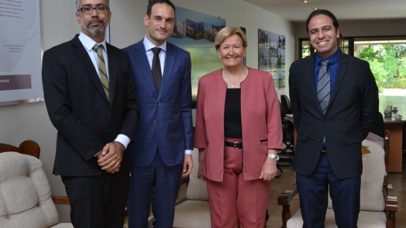 Robson Valdez, Gorazd Rencelj, Ana Amélia Lemos e Guilherme Soares, em pé, lado a lado