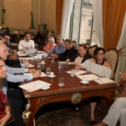 Medidas foram tomadas durante reunião de secretariado, na manhã desta segunda (16/3), no Palácio Piratini