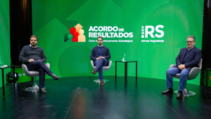 PORTO ALEGRE, RS, BRASIL, 17/07/2020 - O governador Eduardo Leite participou, na manhã desta sexta-feira (17/7), do seminário de Retomada dos Ciclos de Monitoramento de Estratégias do governo, organizado pela Secretaria de Planejamento, Governança e Gestã