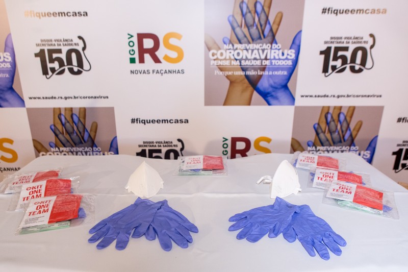 PORTO ALEGRE, RS, BRASIL, 02.09.2020 - Cerimônia de doação de EPIs pela Associação Brasileira de Medicina. Foto: Gustavo Mansur/ Palácio Piratini