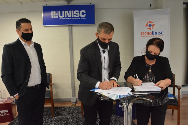 Assinatura de convênio com a Unisc