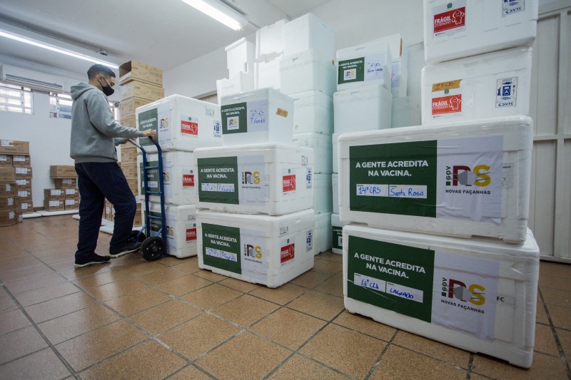 Antecipação da segunda dose ocorre para garantir melhor resposta imune à variante delta, que tem dois casos suspeitos no RS 
