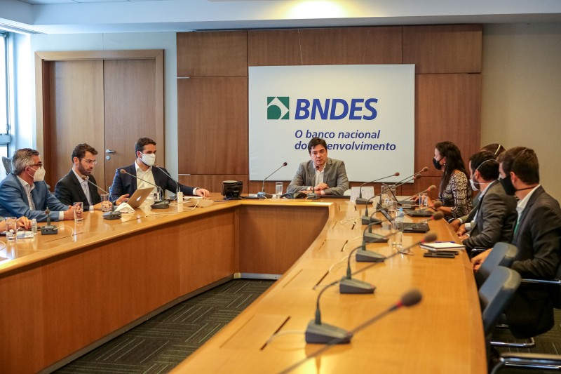 Governador Leite e secretários de Estado estiveram reunidos com a direção do BNDES