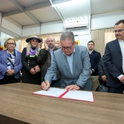 Na instalação de governo foi assinado contrato para pavimentação de ligação regional na ERS-305