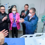 Governador, ao lado da secret&aacute;ria Arita, inaugurou novos leitos de UTI proporcionados por recursos do Avan&ccedil;ar 