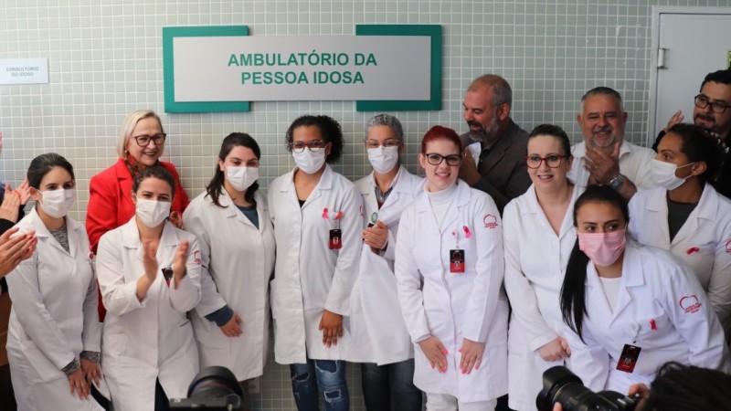 Ambulatorio`pesambilarósoa idosa