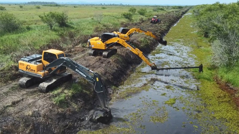 Desassoreamento de canal que liga barragem de assentamento em Viamão ao rio Gravataí elevou significativamente volume de água