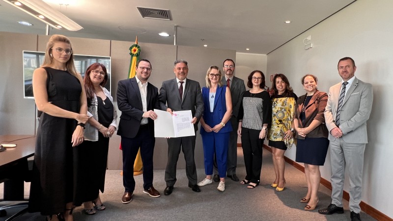 wesp Governo e MP assinam termo de cooperação para aquisição de equipamentos nos Centros da Juventude