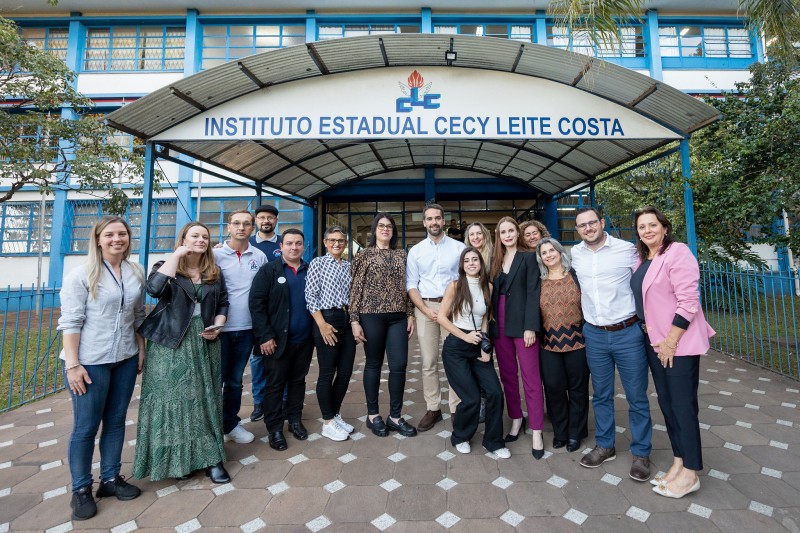 Leite foi recebido pela equipe da escola e conversou com alunos, recebendo demandas da instituição -Foto: Maurício Tonetto/Secom