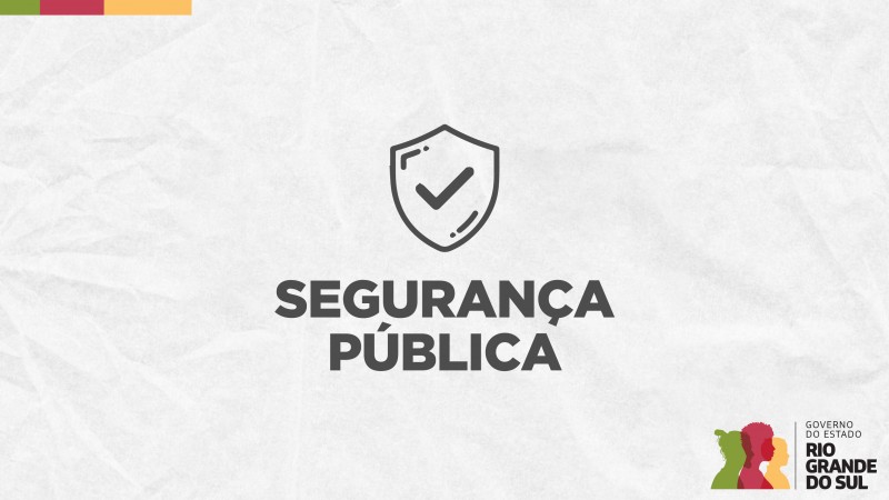 Card em fundo cinza, no qual está escrito Segurança Pública ao centro, logo abaixo de um ícone que representa um distintivo policial. No canto inferior direito está a logomarca utilizada pela gestão 2023-2026 do governo do Rio Grande do Sul.