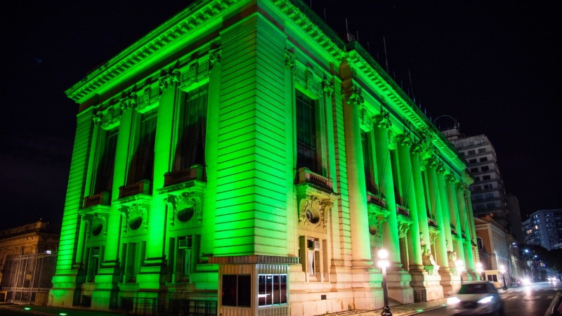 palácio piratini iluminado de verde combate ao preconceito contra o nanismo