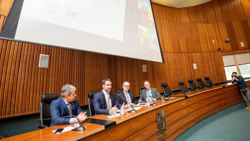 23 11 2023 Governador participa de seminário sobre mudanças climáticas no MP RS